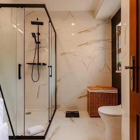 Caldas Charm Getaway - Garden Terrace & Comfort Apartment Caldas Da Rainha