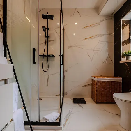 Caldas Charm Getaway - Garden Terrace & Comfort Apartment