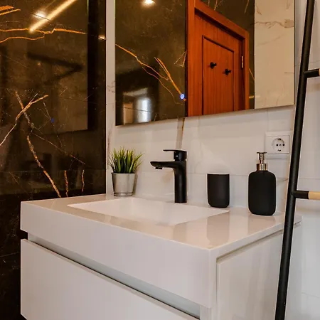 Apartment Caldas Charm Getaway - Garden Terrace & Comfort