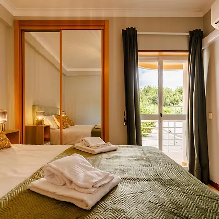 Caldas Charm Getaway - Garden Terrace & Comfort Apartment